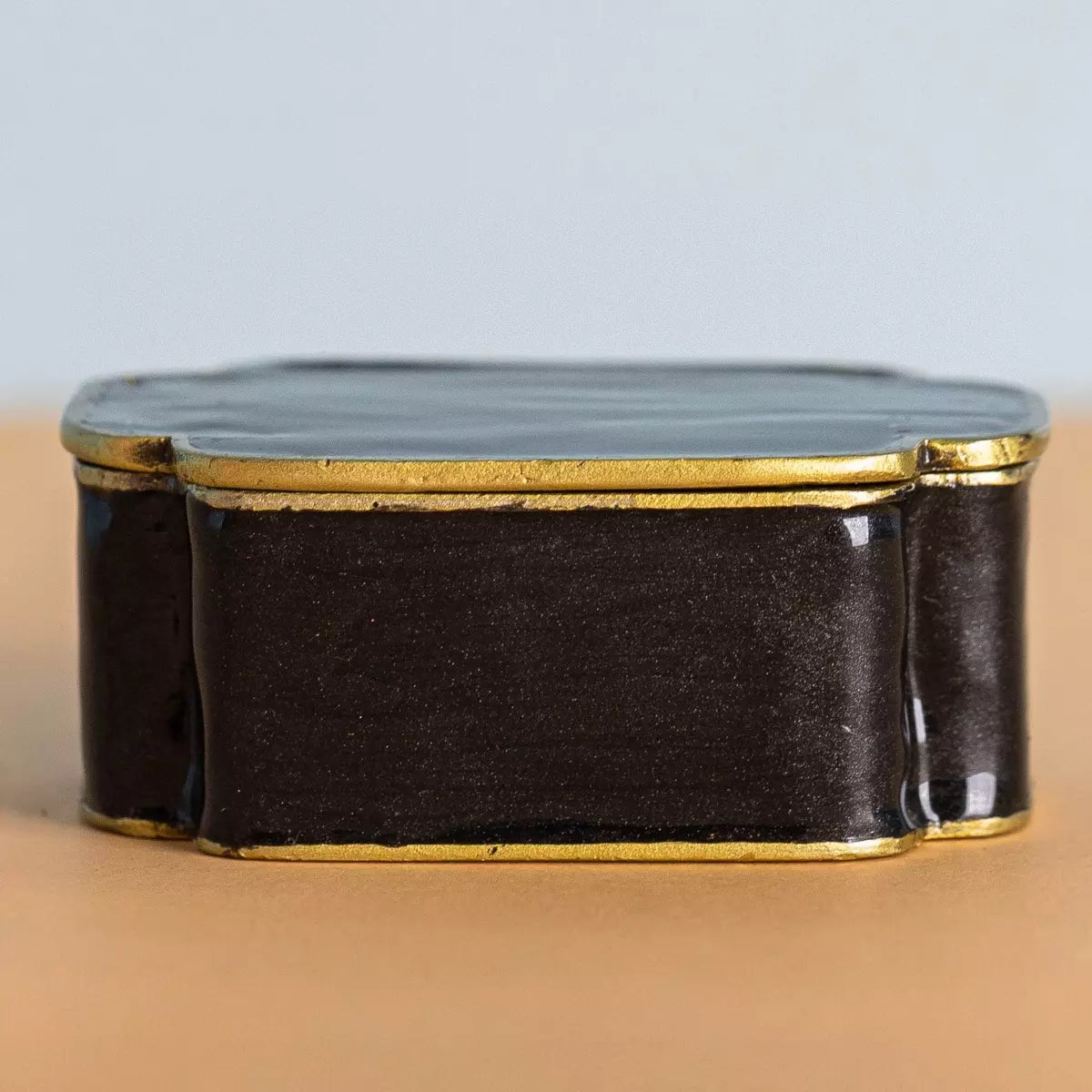Caixa Metal Preto e Dourado 2,50 x 4,50 x 6,50cm