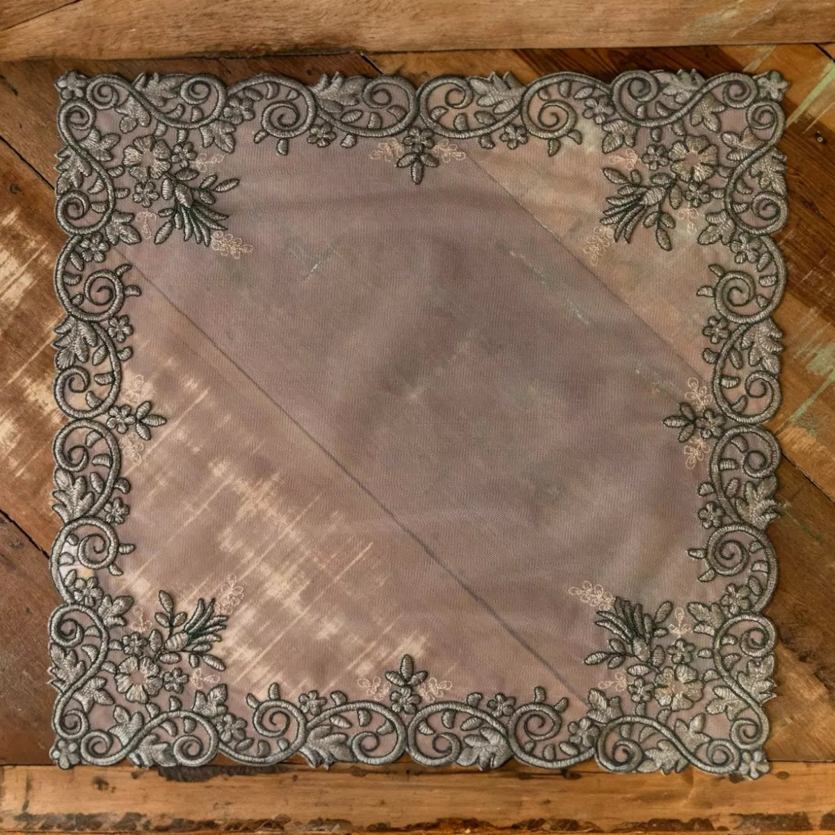 Guardanapo Verde Arabescos Tule e Renda 48 x 48cm
