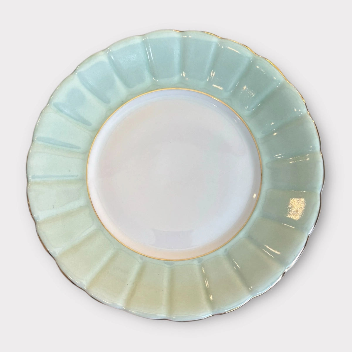 Prato de Sobremesa Porcelana Verde Claro Filete Ouro 19,50 x 2cm
