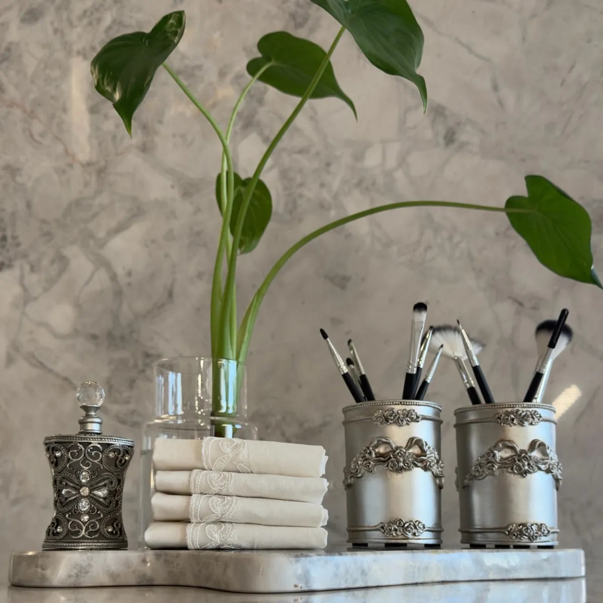 Toalha de Bandeja/Lavabo Branco Linho e Renda 42 x 29cm